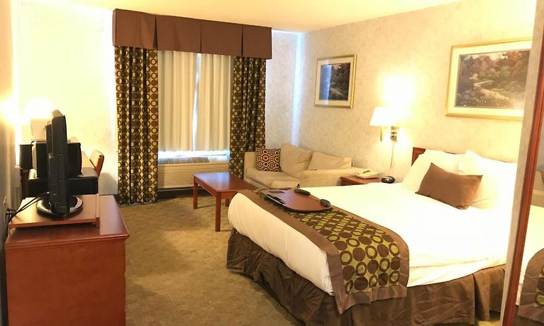 Hotel Lexington Inn And Suites Windsor Book Affordable